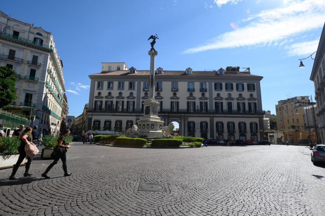 Niparè * Naples